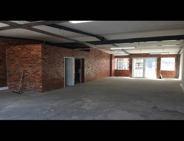 490M² OFFICE TO LET IN WOODSTOCK